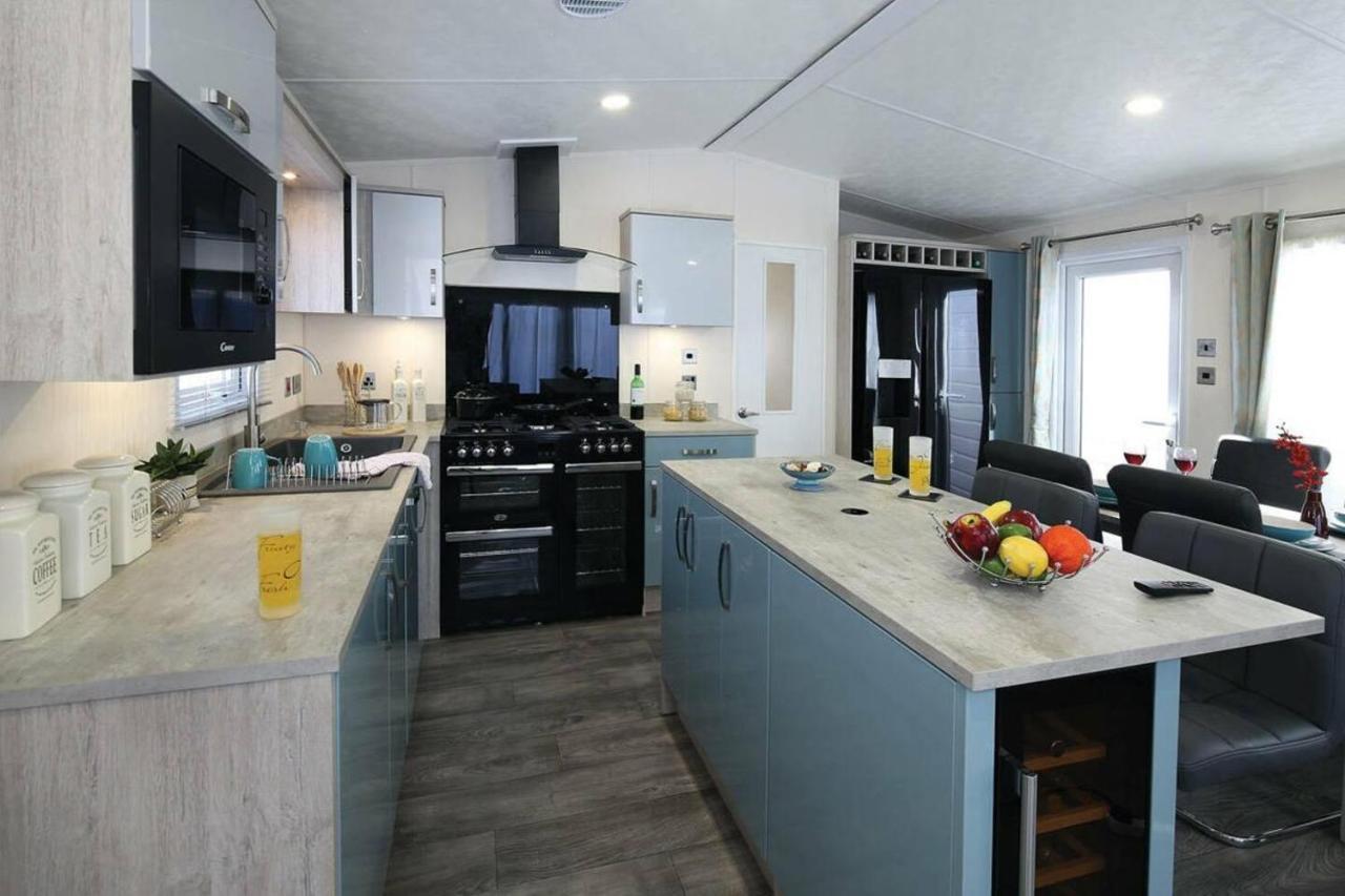 Superior 6 Berth Holiday Home In Suffolk Саксмундхэм Экстерьер фото