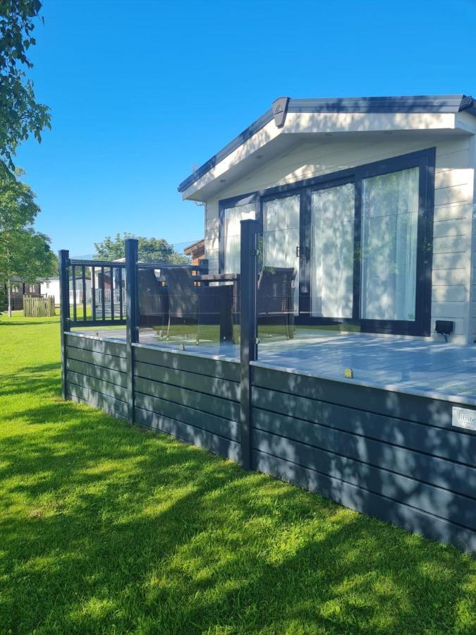 Superior 6 Berth Holiday Home In Suffolk Саксмундхэм Экстерьер фото